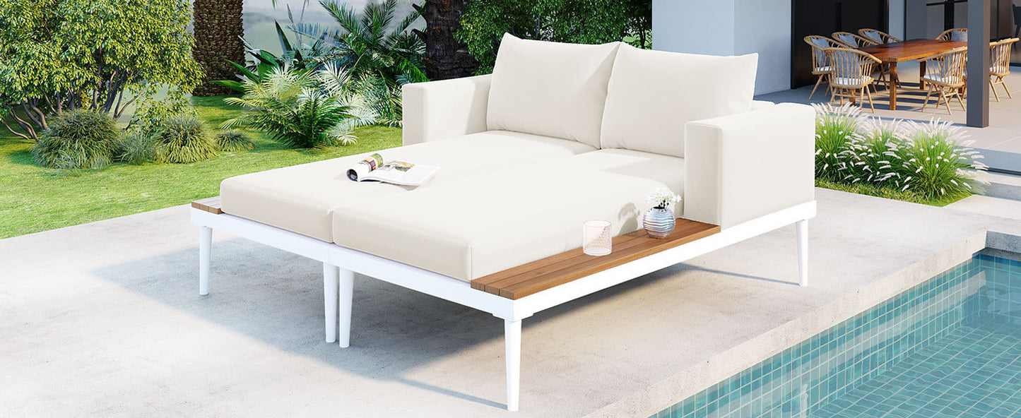 TOPMAX Lit de repos d'extérieur moderne en métal avec espaces latéraux en bois pour boissons, chaise longue rembourrée 2 en 1 pour bord de piscine, balcon, terrasse, beige