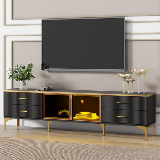 ON-TREND Meuble TV LED élégant avec plateau en marbre veiné pour téléviseurs jusqu'à 78", centre de divertissement avec armoire de rangement en verre marron, pieds et poignées dorés pour le salon, noir