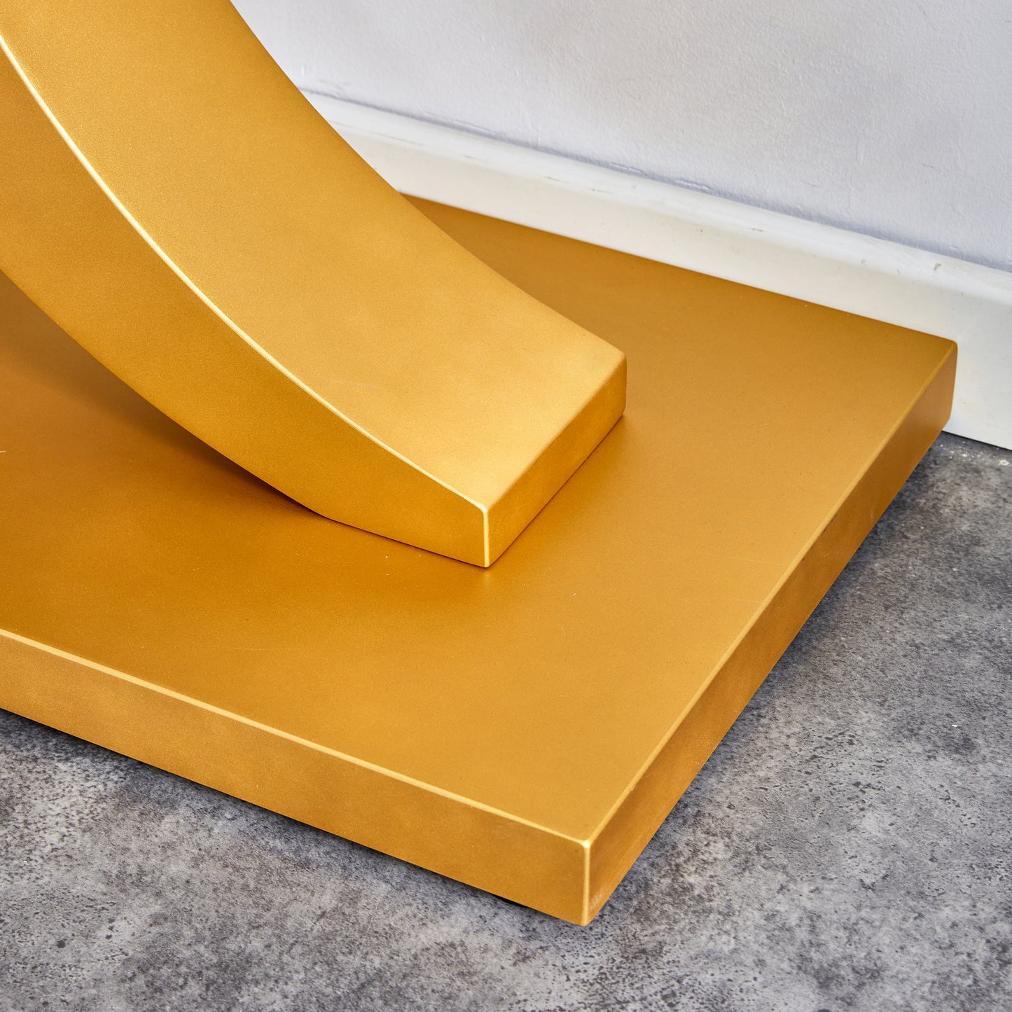 Chic Minimalist Foyer Table with White Surface and Gold Base - Ideal for Entryways