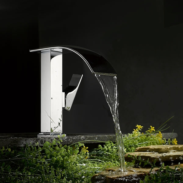 Robinet de lavabo cascade monotrou à poignée unique en chrome poli