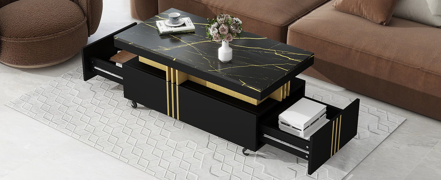 [VIDÉO fournie] Table basse contemporaine ON-TREND avec plateau en faux marbre, table de cocktail rectangulaire avec roulettes, table centrale de luxe modéré avec barres en métal doré pour le salon, noir