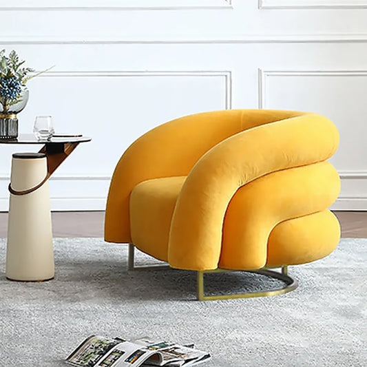 Chaise d'appoint créative et moderne en bois massif et velours jaune avec base en métal