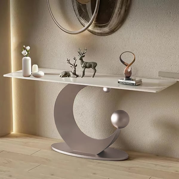 Table console étroite de 47 po, plateau en pierre frittée blanche et base en acier au carbone demi-lune